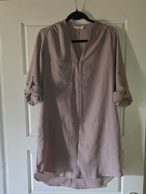 Light Mauve V-Neck Shirt Dress By Lush Size Medium
